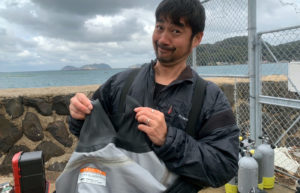 シェルスーツ破け